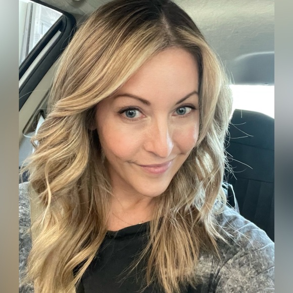 Meet your Posher, Jess - Picture 1 of 2